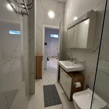 Ori,Haus Golem Durres Apartment Golem (Tirana)